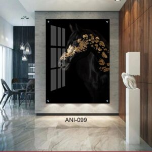 תמונה סוס שחור מעוטר זהב