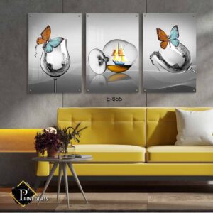 תמונות קיר לסלון בחלקים מזכוכית של כוסות יין ופרפרים