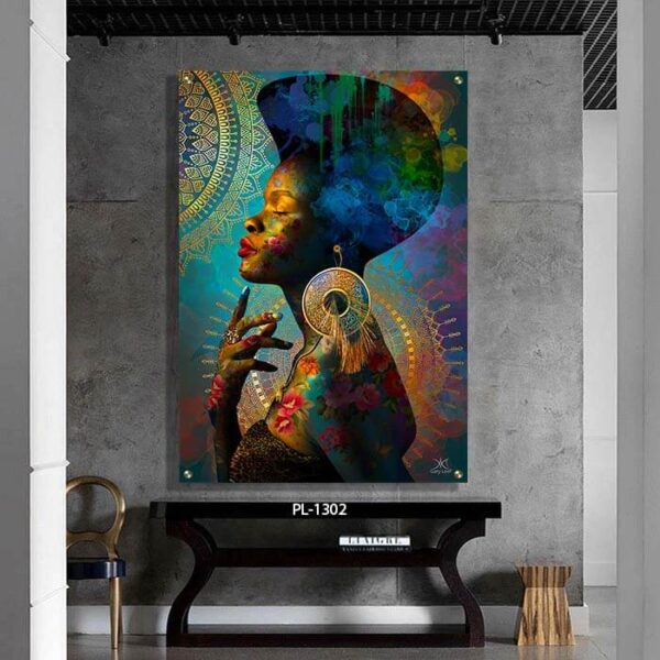 תמונה לסלון של אישה אפריקאית ברקע צבעוני