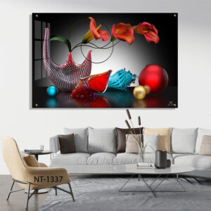 תמונה לפינת אוכל של אגרטל אדום עם פרחי קלות ודקור צבעוני